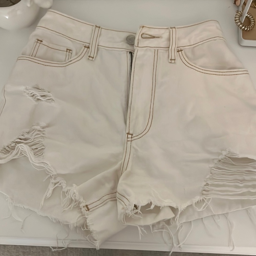 high- rise mom shorts from hollister:)
